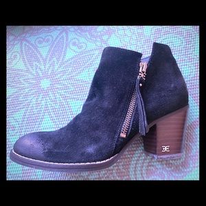 Ankle bootie